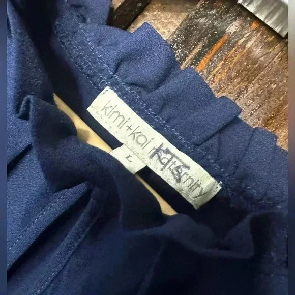 Kimi + Kai Maternity "Karlena" Flutter Sleeve Top Size Large - Picture 6 of 8